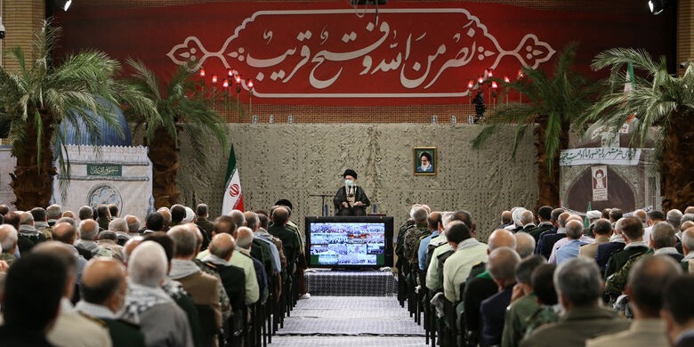 بیانات امام خامنه ای در آستانه هفته دفاع مقدس 
